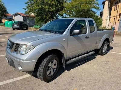 Usata Nissan Navara SE 171 CV (125 kW) 2007 Argento Pick-up
