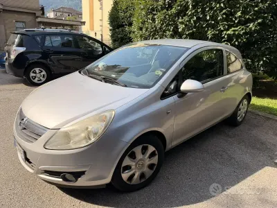 Usata Opel Corsa 80 CV (58 kW) 2009 Grigio Utilitaria
