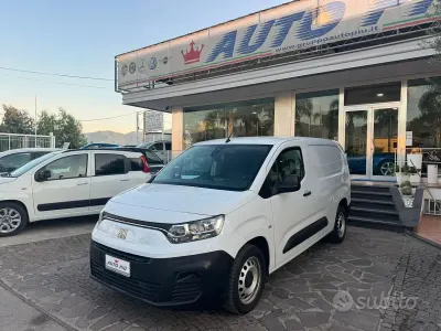 Usata Fiat Doblò 105 CV (77 kW) 2023 Bianco Monovolume