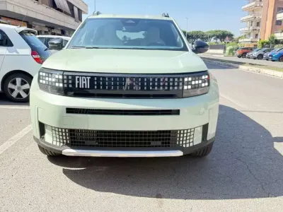 Nuova Fiat Grande Panda La Prima 101 CV (74 kW) 2026 Verde Utilitaria