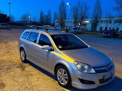 Grigio Usata 2008 Opel Astra Station wagon | 1500 € (Buon prezzo)