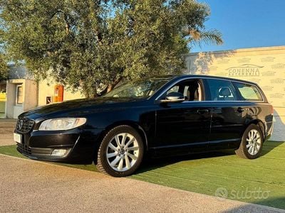 Usata Volvo V70 Summum 136 CV (100 kW) 2016 Nero Station wagon