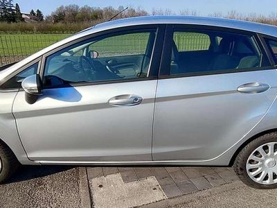 Usata Ford Fiesta Business Edition 97 CV (71 kW) 2012 Argento Utilitaria