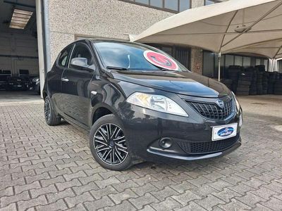 Usata Lancia Ypsilon Silver 69 CV (50 kW) 2023 Pastello  nero Utilitaria