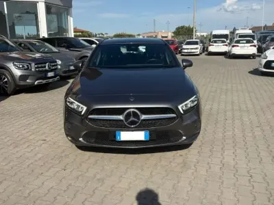 Usata Mercedes A250 Business 160 CV (117 kW) 2021 Grigio scuro Berlina