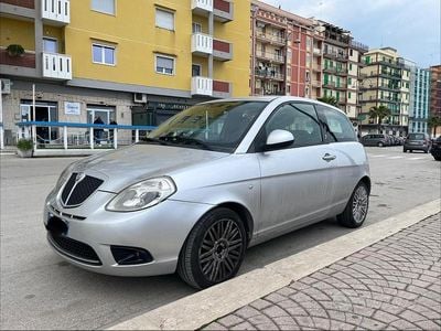 Usata Lancia Ypsilon 77 CV (56 kW) 2010 Grigio Utilitaria