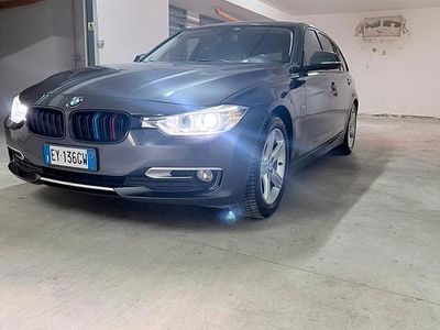 Usata BMW 318 143 CV (105 kW) 2015 Grigio Station wagon