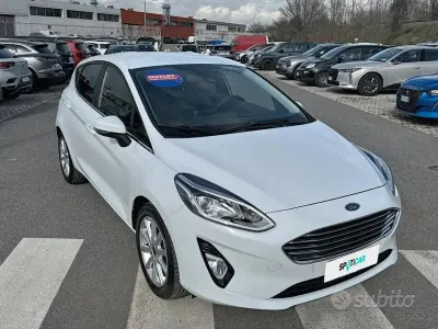 Usata Ford Fiesta Titanium 85 CV (62 kW) 2018 Bianco Utilitaria