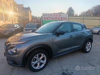 Usata Nissan Juke Tekna 114 CV (83 kW) 2022 Grigio SUV