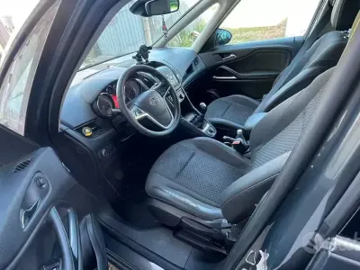 Usata Opel Zafira 150 CV (110 kW) 2016 Grigio Monovolume