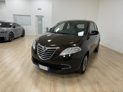 usata Lancia Ypsilon 1.2 69 CV 5 porte S&S Platinum **** NEOPATENTATI****