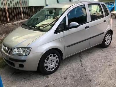 Käytetty Fiat Idea 77 HP (56 kW) 2010 Tila-auto