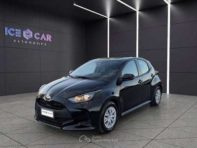 Usata Toyota Yaris Hybrid Active 92 CV (67 kW) 2025 Nero Berlina