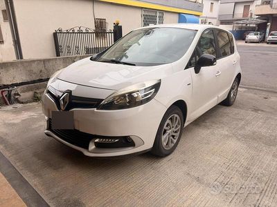 Gebraucht Renault Scénic III XMOD 110 PS (80 kW) 2015 Weiß Van / Kleinbus