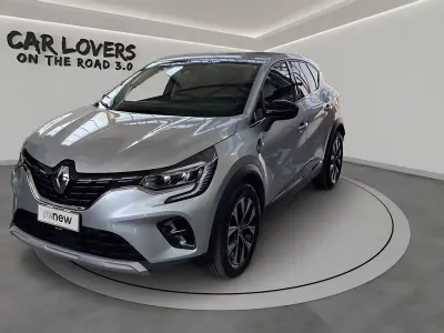 Usata Renault Captur Techno 143 CV (105 kW) 2023 Grigio SUV