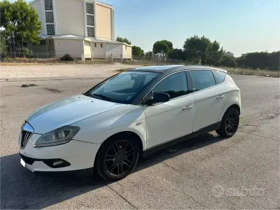 Usata Lancia Delta 105 CV (77 kW) 2009 Bianco Utilitaria