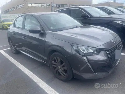 Usata Peugeot 208 Platinum 75 CV (55 kW) 2021 Grigio Utilitaria