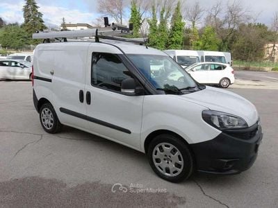 Usata Fiat Doblò 120 CV (88 kW) 2021 Bianco Monovolume