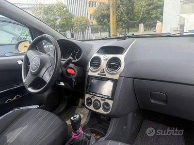 Usata Opel Corsa 75 CV (55 kW) 2008 Grigio Utilitaria