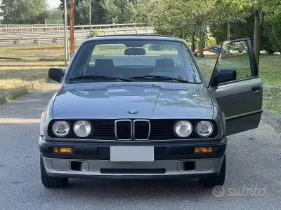 Usata BMW 320 129 CV (94 kW) 1989 Grigio Berlina
