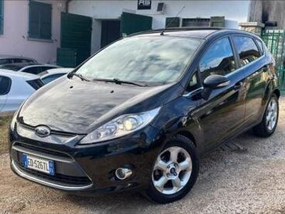 Usata Ford Fiesta 82 CV (60 kW) 2010 Nero Utilitaria