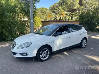 Usata Lancia Delta Gold 120 CV (88 kW) 2012 Bianco Utilitaria