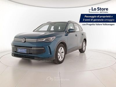 Usata VW Tiguan R-line Plus 150 CV (110 kW) 2025 Nightshade blue metallizzato SUV