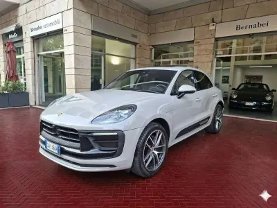 Usata Porsche Macan T 265 CV (194 kW) 2023 Grigio SUV
