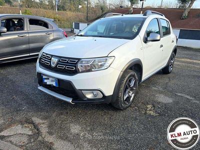 Usata Dacia Sandero Stepway 90 CV (66 kW) 2017 Bianco Berlina