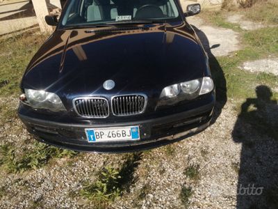 usata BMW 320 d incidentata