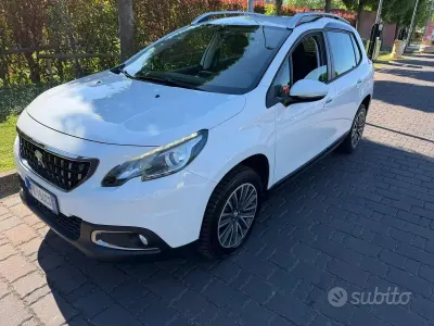 Usata Peugeot 2008 Active 75 CV (55 kW) 2017 Bianco SUV