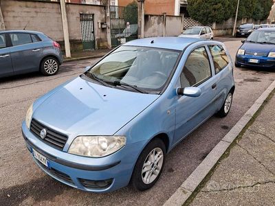 Usata Fiat Punto 60 CV (44 kW) 2004 Blu Utilitaria