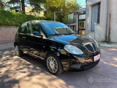 Usata Lancia Ypsilon 69 CV (50 kW) 2011 Nero Utilitaria