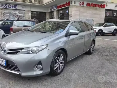 Second-hand Toyota Auris Touring Sports Lounge 99 CP (72 kW) 2015 Gri Break