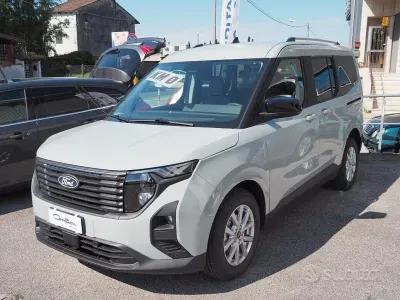Ny Ford Tourneo Courier Titanium 125 HK (91 kW) 2026 Grå Minibuss