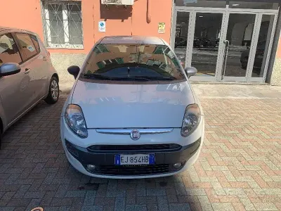 Usata Fiat Punto Evo S 95 CV (69 kW) 2011 Bianco Utilitaria