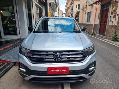 Usata VW T-Cross 95 CV (69 kW) 2019 Grigio SUV