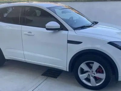 Usata Jaguar E-Pace R-Dynamic 200 CV (147 kW) 2019 Bianco SUV