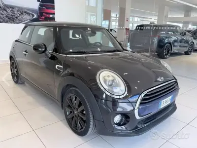 Usata Mini Cooper 136 CV (100 kW) 2016 Nero Utilitaria