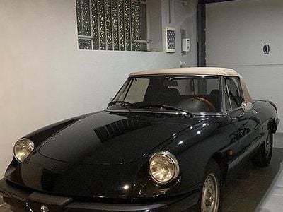 Usata Alfa Romeo Spider 109 CV (80 kW) 1986 Nero Cabrio