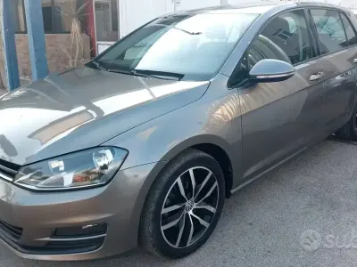 Usata VW Golf VII Comfortline 110 CV (80 kW) 2017 Grigio Berlina