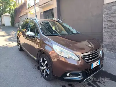 Usata Peugeot 2008 Allure 92 CV (67 kW) 2015 Marrone SUV