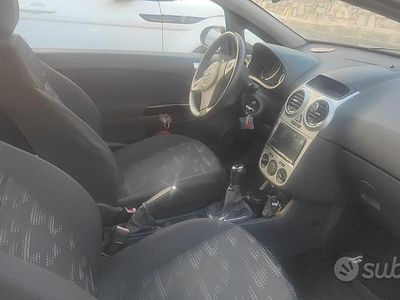 Usata Opel Corsa 75 CV (55 kW) 2011 Grigio Utilitaria