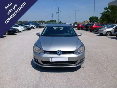 Usata VW Golf VII Trendline 110 CV (80 kW) 2016 Grigio metalizzato chiaro Berlina