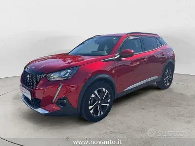 Usata Peugeot 2008 Allure 101 CV (74 kW) 2021 Rosso SUV