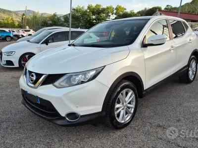 Używany Nissan Qashqai 360º 110 KM (80 kW) 2015 Biały SUV