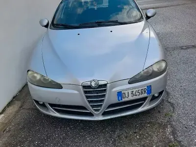 Usata Alfa Romeo 147 120 CV (88 kW) 2007 Grigio Utilitaria