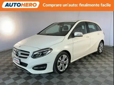 Usata Mercedes B200 135 CV (99 kW) 2017 Bianco Monovolume