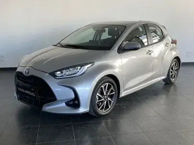 Usata Toyota Yaris Hybrid Trend 115 CV (84 kW) 2022 Grigio Berlina