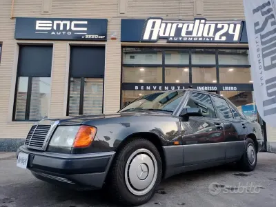 Usata Mercedes E200 137 CV (100 kW) 1992 Grigio Berlina